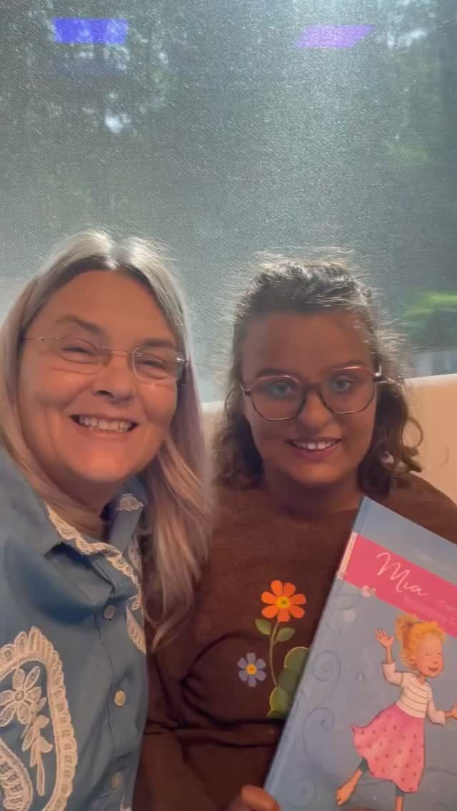 Wir feiern 10 Jahre!

Frühkindlicher Autismus kindgerecht dargestellt: ein Kinderbuch, das Neurodiversität aufgreift.

Diese Geschichte hilft, das Verhalten und die Gefühle von Kindern, die anders sind, besser zu verstehen.

Dagmar Eiken-Lüchau 
Mia – meine ganz besondere Freundin 
Mit Illustrationen von Tanja Husmann 
Für Kinder ab 4 Jahren 
ISBN 978-3-86256-079-0 
Neufeld Verlag, Neudorf bei Luhe

https://www.neufeld-verlag.de/shop/mia-meine-ganz-besondere-freundin/

#autismus #behinderung #inklusion #neurodivergent